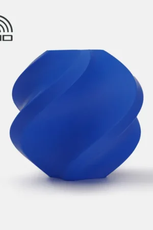 En blå, spiralformet RFID-enhed fremstillet af Bambu Lab Blue (Refill) PLA vises på en hvid baggrund med et RFID-symbol i øverste venstre hjørne.